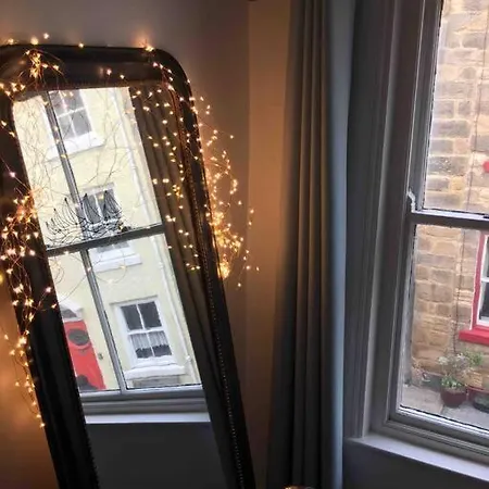 Johnny Reb In The Heart Of Apartamento